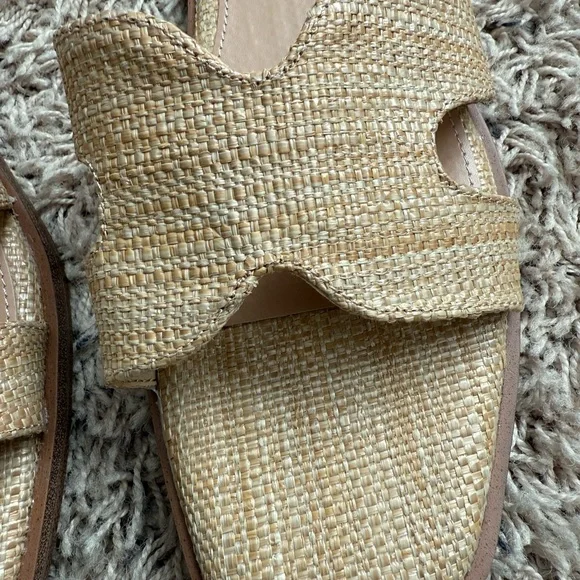 Madden NYC Women’s Classic Flat Slide Sandals Size: 11 - Picture 2 of 5